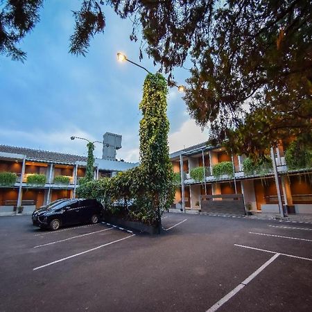 Hotel Nyland Pasteur בנדונג מראה חיצוני תמונה