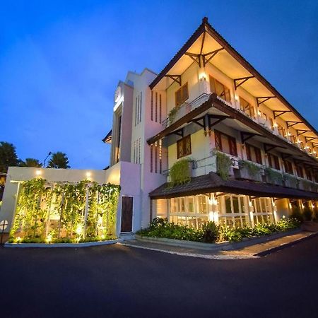 Hotel Nyland Pasteur בנדונג מראה חיצוני תמונה